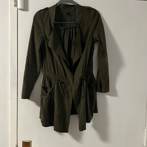 Medium sized light coat. Perfect for spring/summer